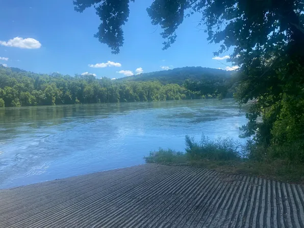 39 McPhearson Ter, Calico Rock, AR 72519