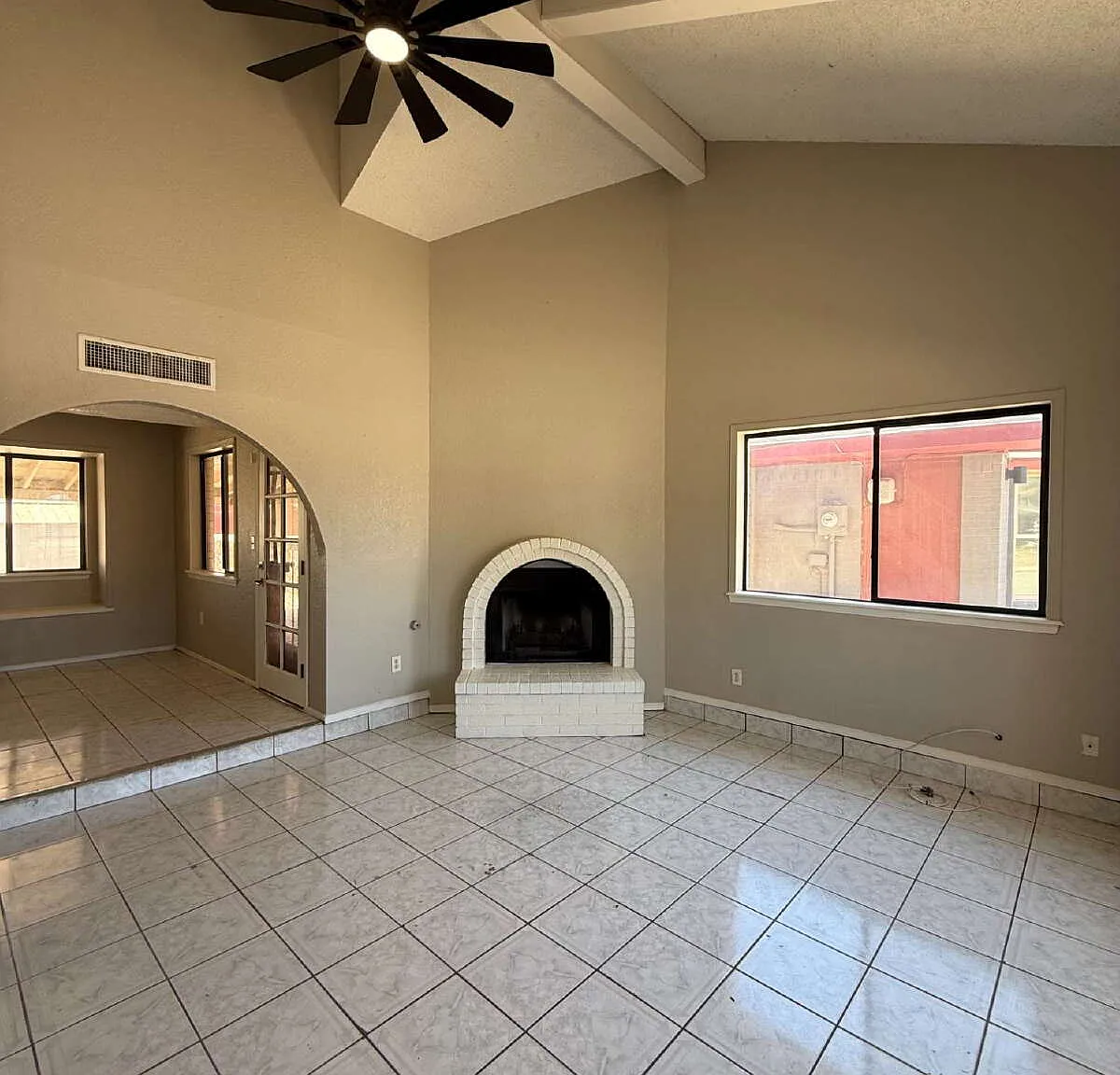 3 bed, 2.5 bath, 1737 sqft, $1,699 — Photo 3
