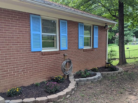 3rd image of 126 Beechwood Dr