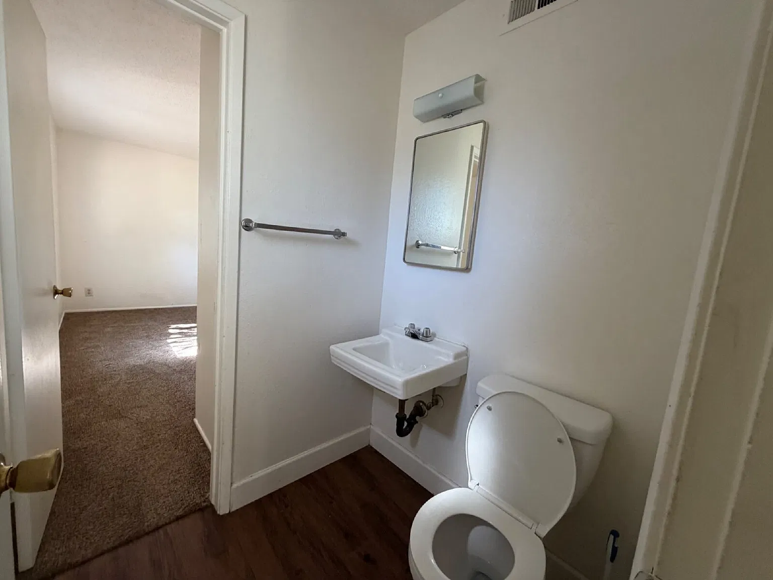 3 bed, 1.5 bath, 960 sqft, $1,950 — Photo 3