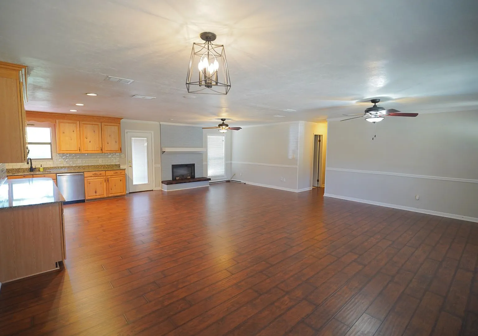 3 Bed / 3 Bath Home in NW with Pole Barn for your toys! — Photo 2