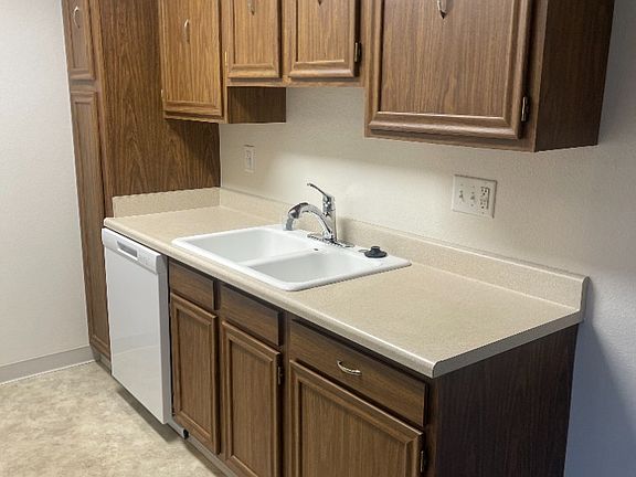4th image of 28 Amherst Ave APT 2-C