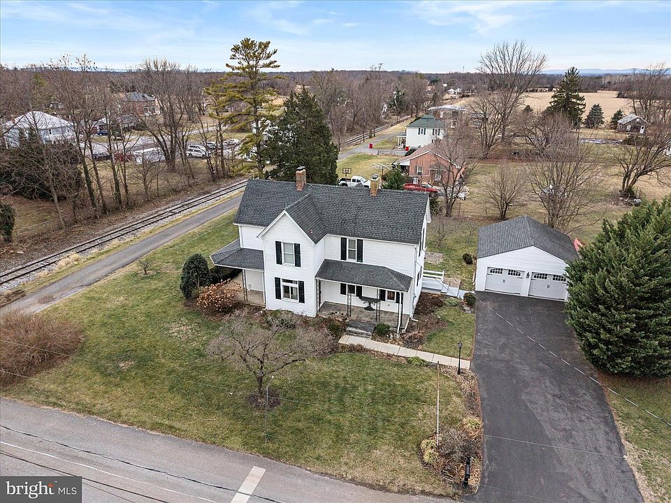 1st image of 129 Church St