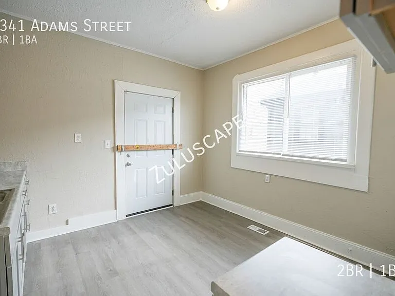 2341 Adams St — Photo 8