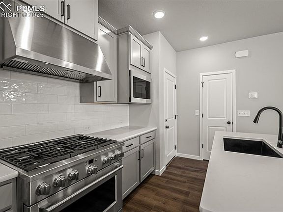 7th image of this home