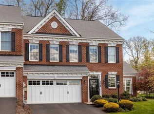 102 Village Ct, Sewickley, PA