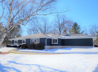 16815 W Hearthside Dr, New Berlin, WI 53151
