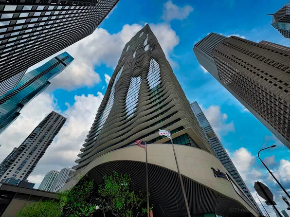 225 N Columbus Dr Unit 5601, Chicago, IL 60601