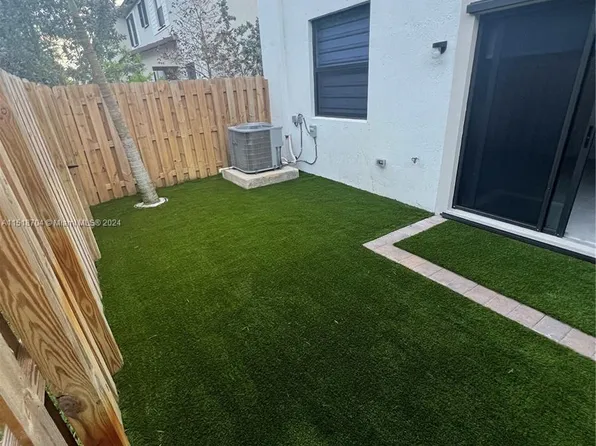 235 SW 159th Ter #235, Hollywood, FL 33027