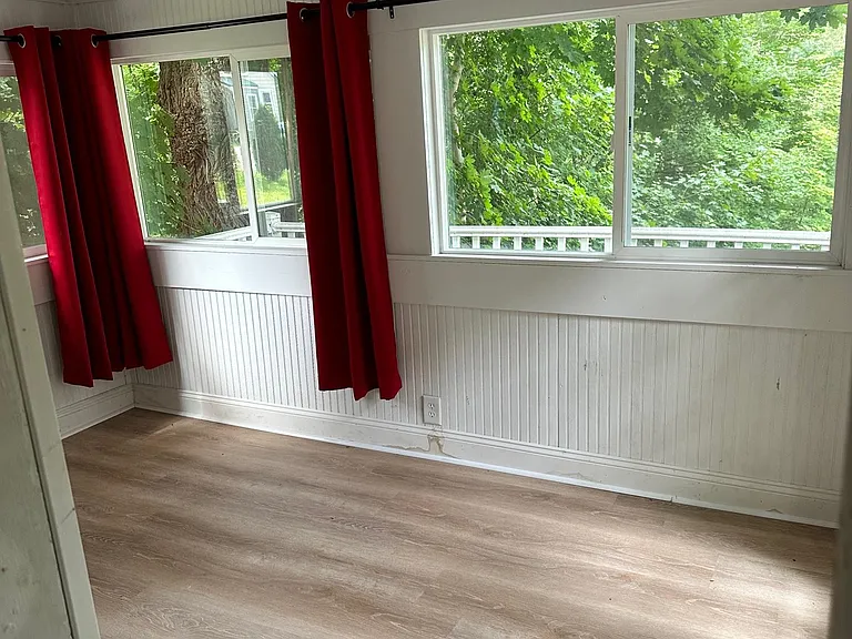 7331 Forest Dr — Photo 2