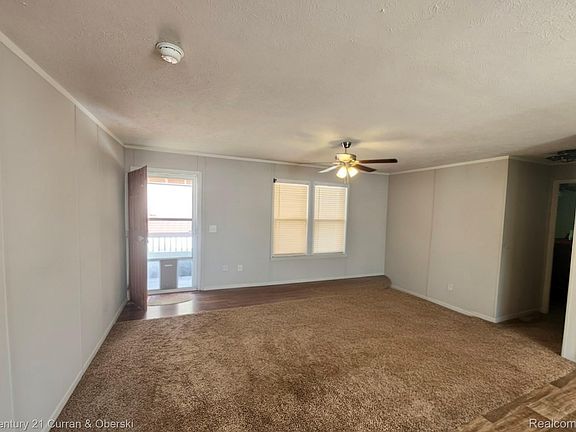 4th image of 43104 Riviera Ave