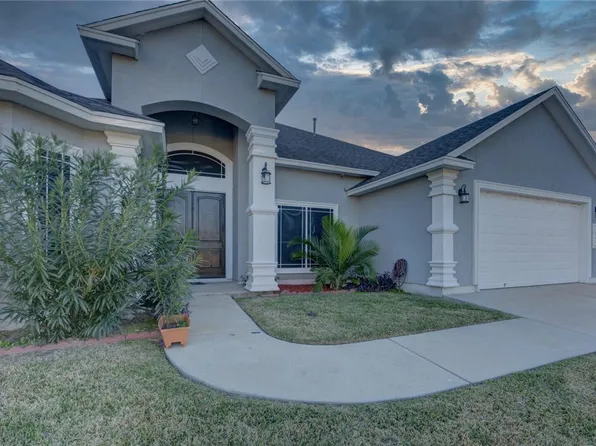 7513 E Lake Dr, Corpus Christi, TX 78414