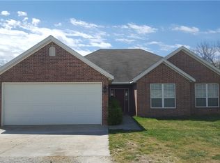 11223 SW Campbell Rd, Fayetteville, AR 72701