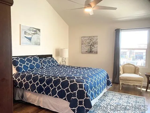 82 Kingston Ct W — Photo 13