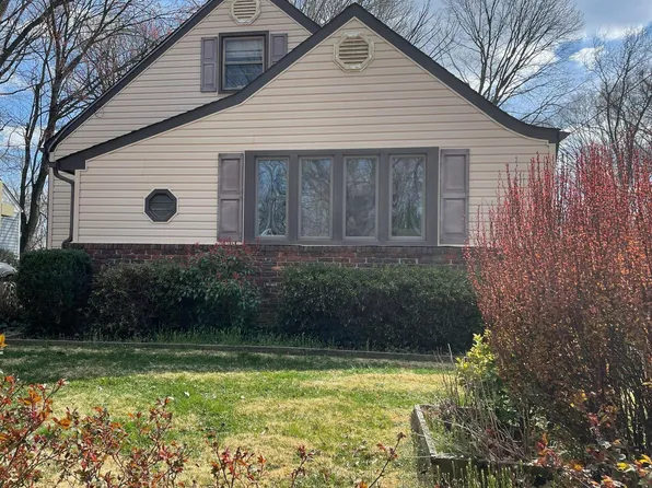 736 E Woodlawn Ave, Maple Shade, NJ 08052