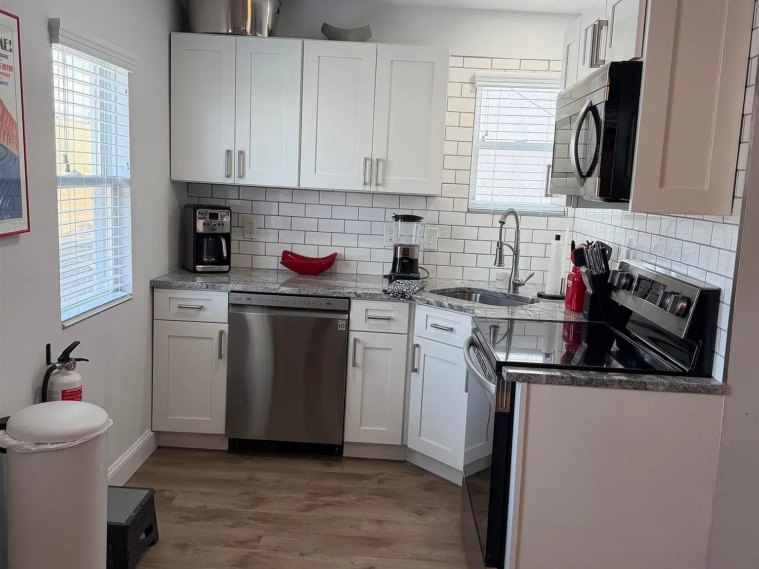 3 bed, 1.0 bath, $15,000 — Photo 4