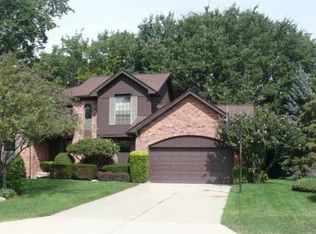 1172 Maple Leaf Dr, Rochester Hills, MI 48309
