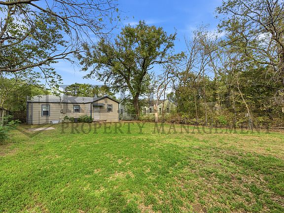 5th image of 2322 S Waco Ave