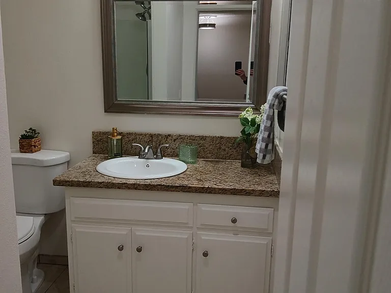 Eastbluff Townhomes — Photo 20