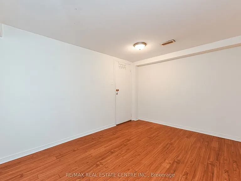 45 Autumn Blvd #LOWER — Photo 22
