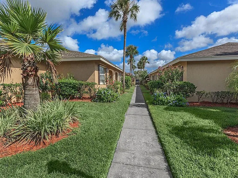 5953 Curry Ford Rd — Photo 16