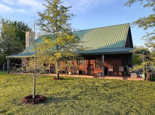 12593 Thomas Rd, Chanute, KS 66720