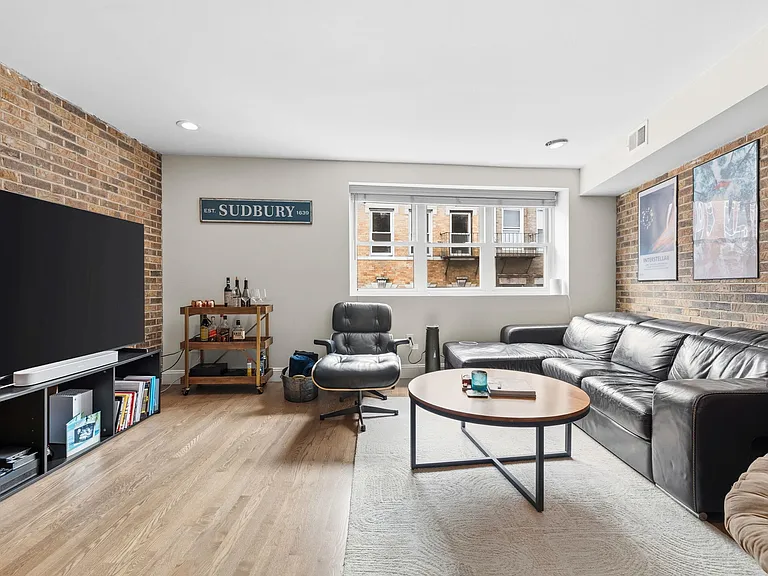 159 Salem St — Photo 3