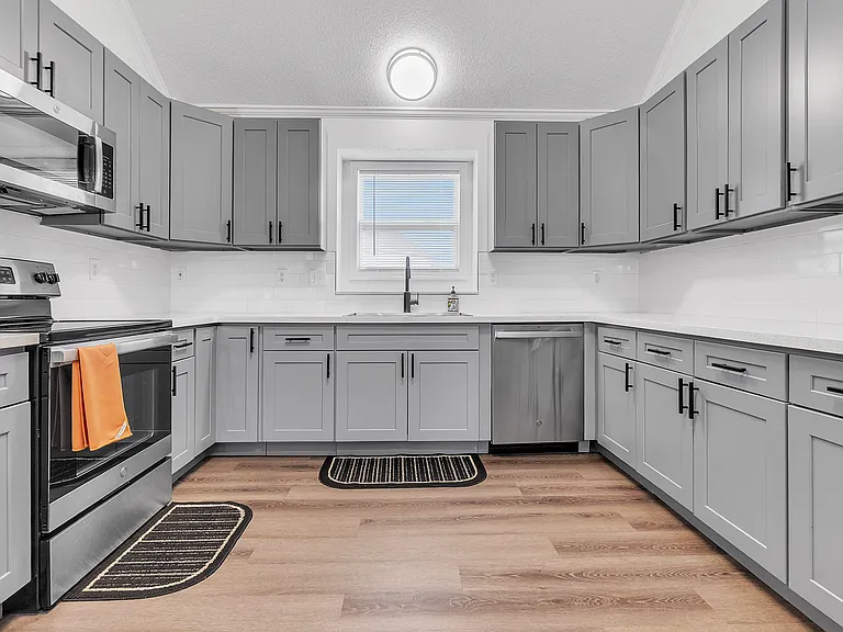 7650 Hedgington Dr — Photo 11
