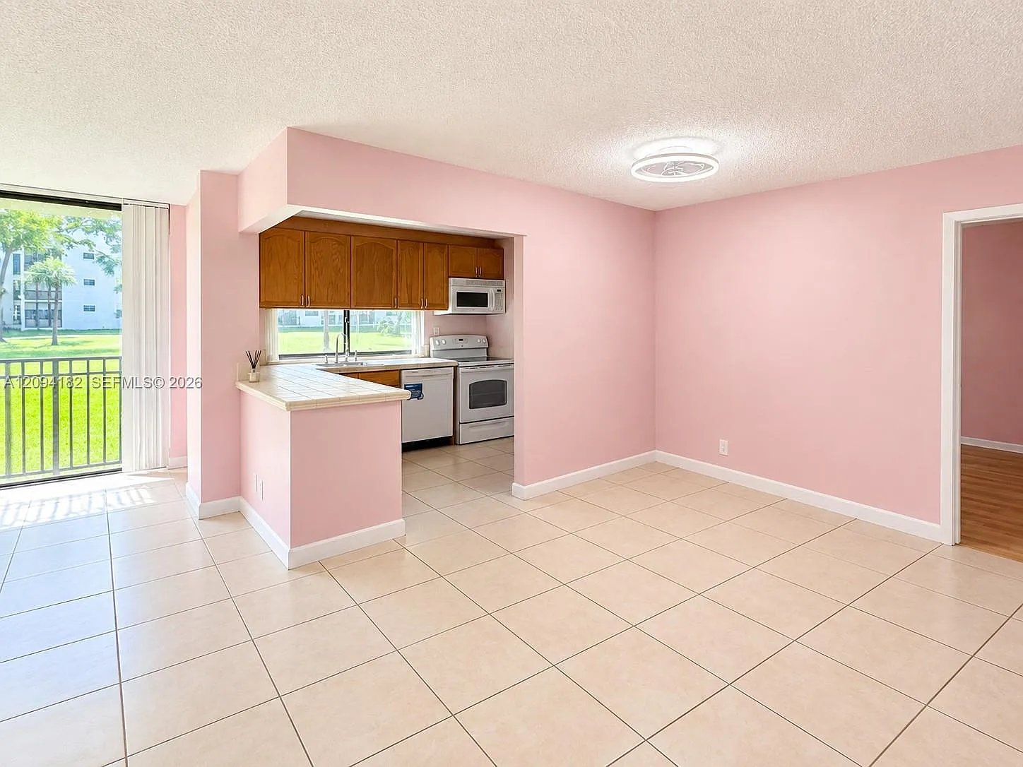 Plaza Of Americas Condo 3 — Photo 1