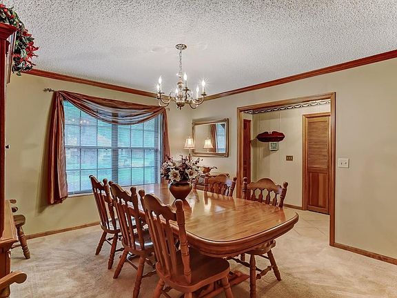 5th image of 2166 Lakeside Dr S