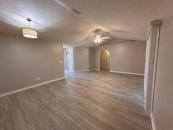 4th image of 53 Birchwood Dr