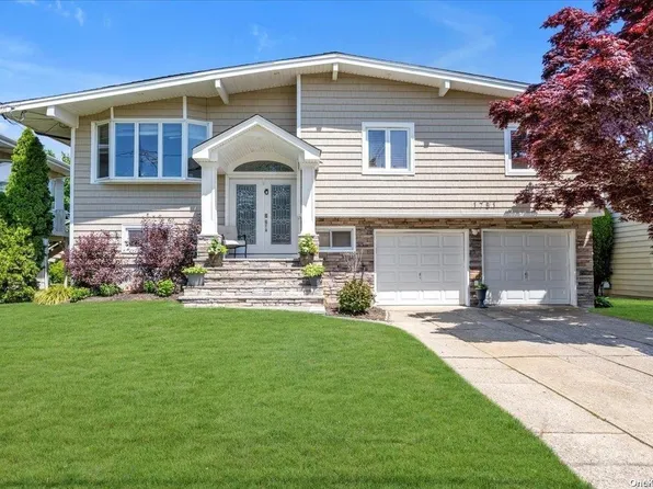 1751 John Street, Merrick, NY 11566