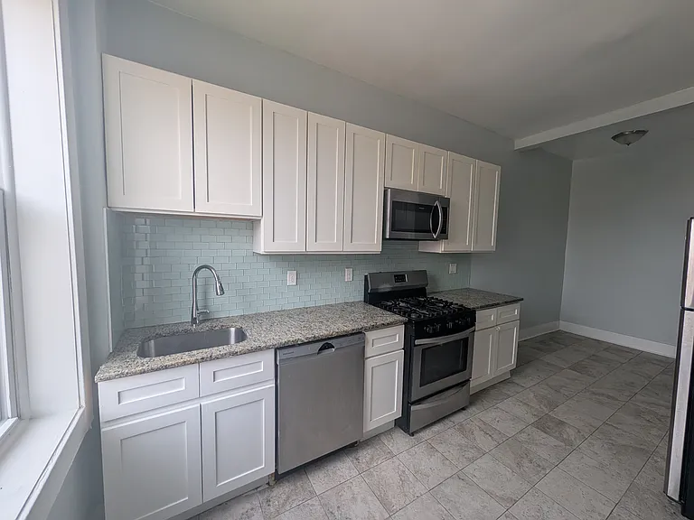 72 Grove St #6 — Photo 5