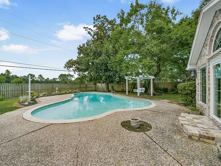 110 Hillcrest Dr — Photo 41