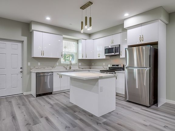 3rd image of 1113 N Bewley St
