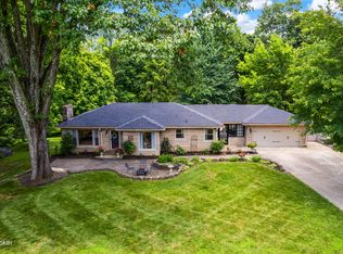 4221 Dolphin Rd, Houston Acres, KY 40220