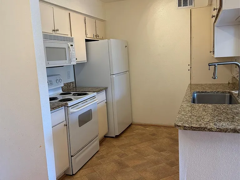 18800 Egret Bay Blvd #500 — Photo 2