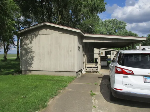 Oak - Trautman, 224 N Oak St, Ludlow, IL 60949