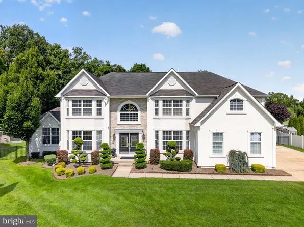 6 Alison Ct, Deptford, NJ 08096
