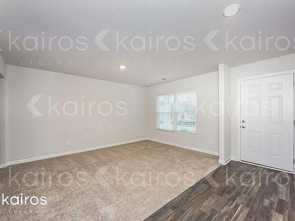 3rd image of 607 Wild Tulip Ct