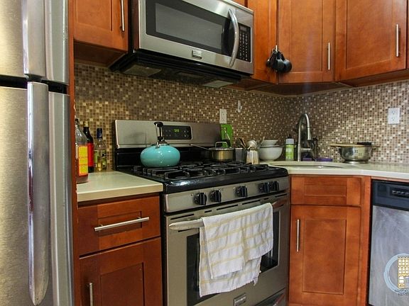 5th image of 142 Macon St #6A