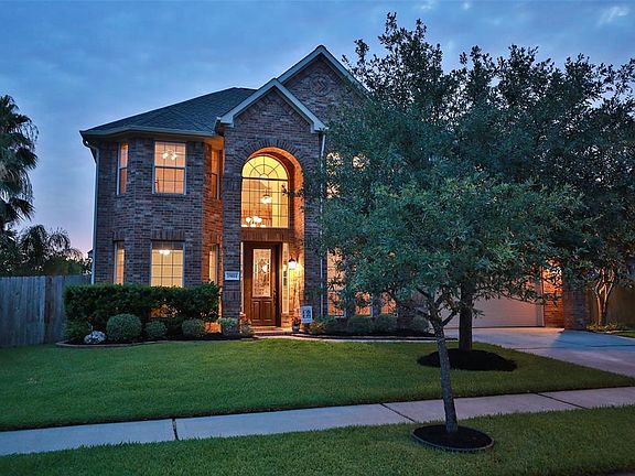 3rd image of 19011 Canyon Royal Dr