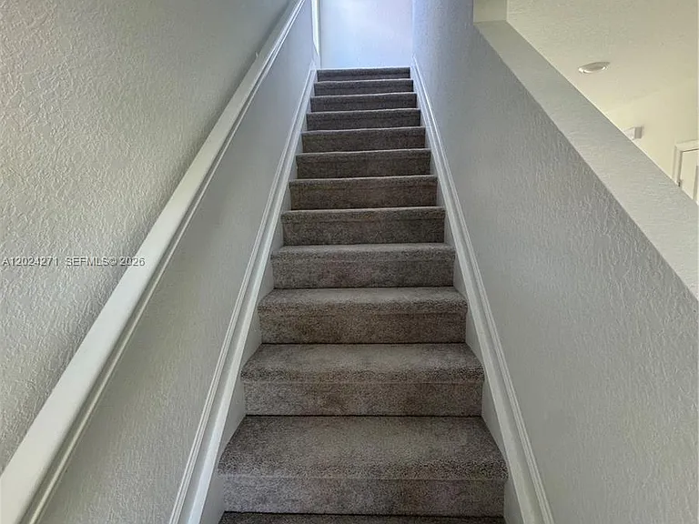693 Carlyle Way — Photo 4