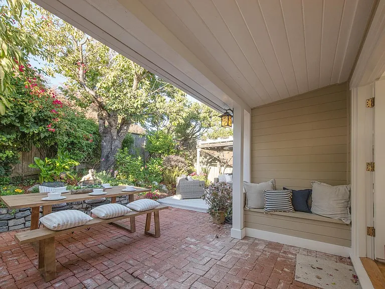 314 Joyce Way — Photo 3