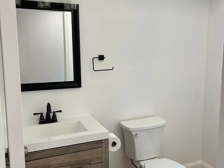 124 Crane Ave #B — Photo 10