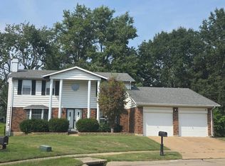 3603 Avenue De Paris Dr, Florissant, MO 63034