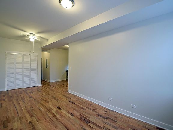 4th image of 3804 W Montrose Ave #202