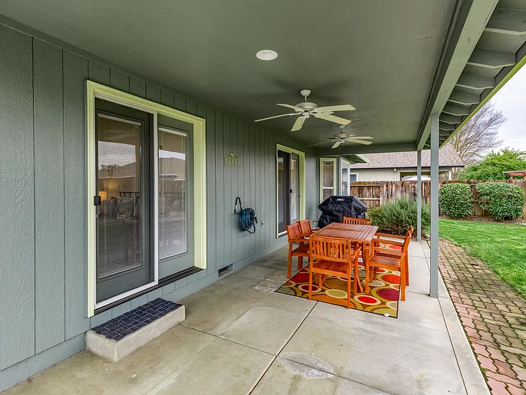 2327 Jeremy St — Photo 9