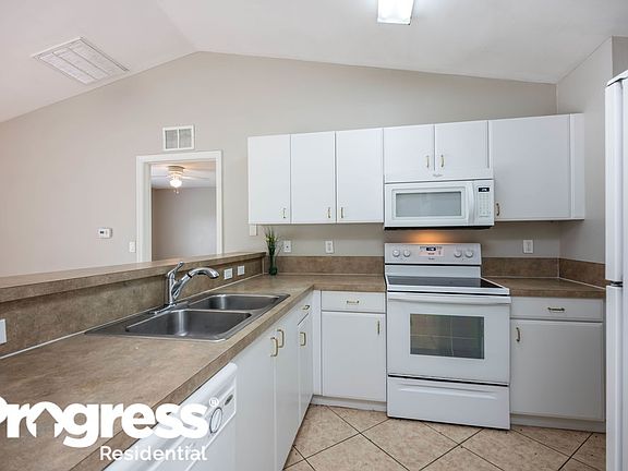 5th image of 516 Thomas Sherwin Ave S