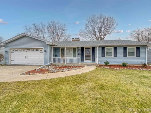 6 Cebold Dr, Montgomery, IL 60538